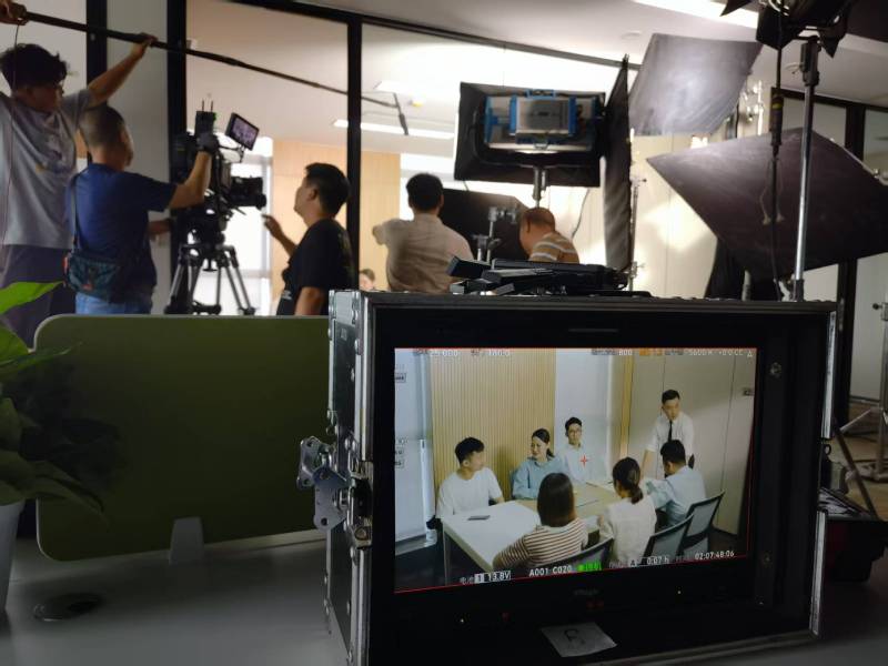 建平县TVC拍摄公司：科技产品视觉化大师，诠释未来感与功能美学